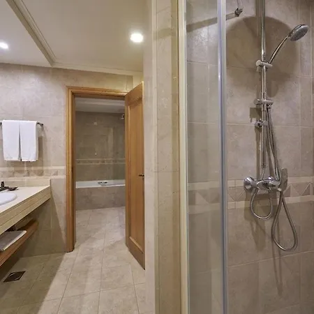 Funchal Peaceful Luxury 2 Bed *