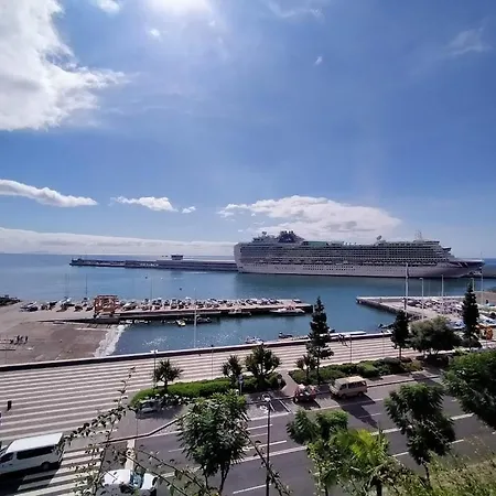 Funchal Peaceful Luxury 2 Bed Apartment *